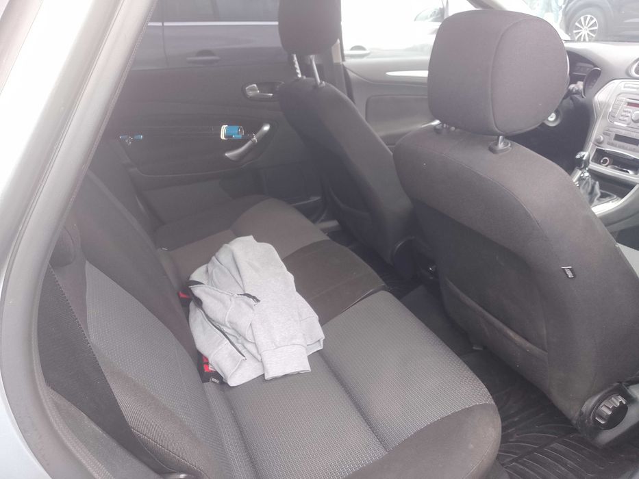 Masina Ford mondeo