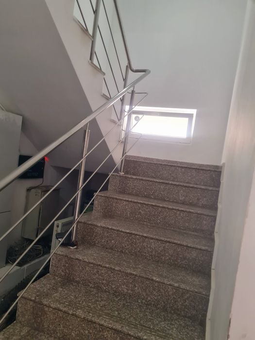 VAND apartament 2 camere, urgent !!