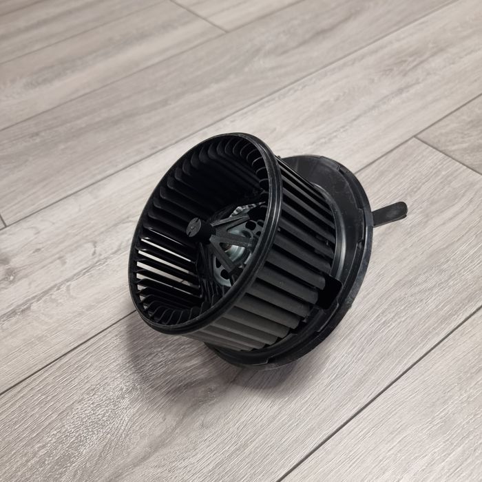 Ventilator / Motoras clima #NOU Golf 5 6 Passat B6 Touran Octavia Leon