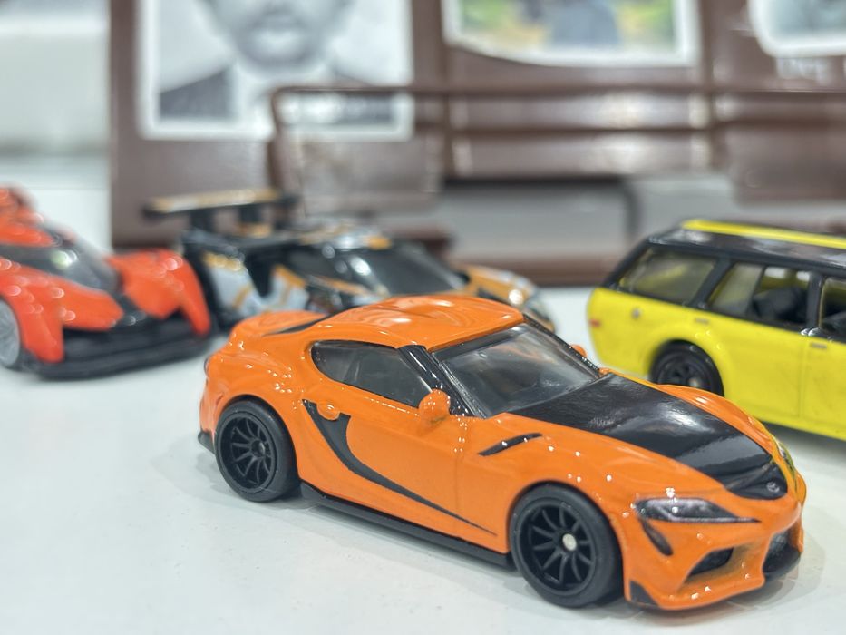Продам hotwheels premium распак.