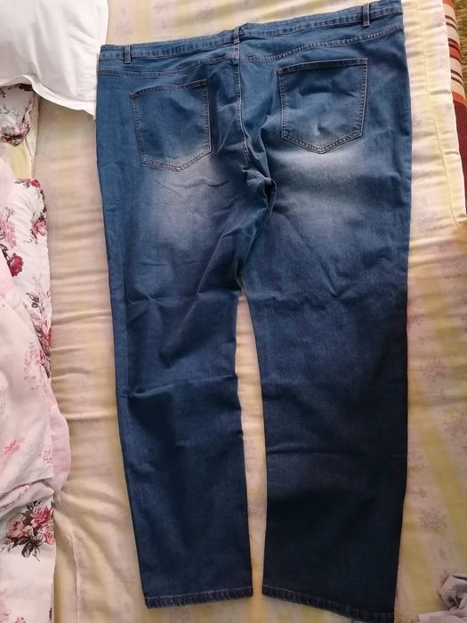 Blugi mărimea 6xl