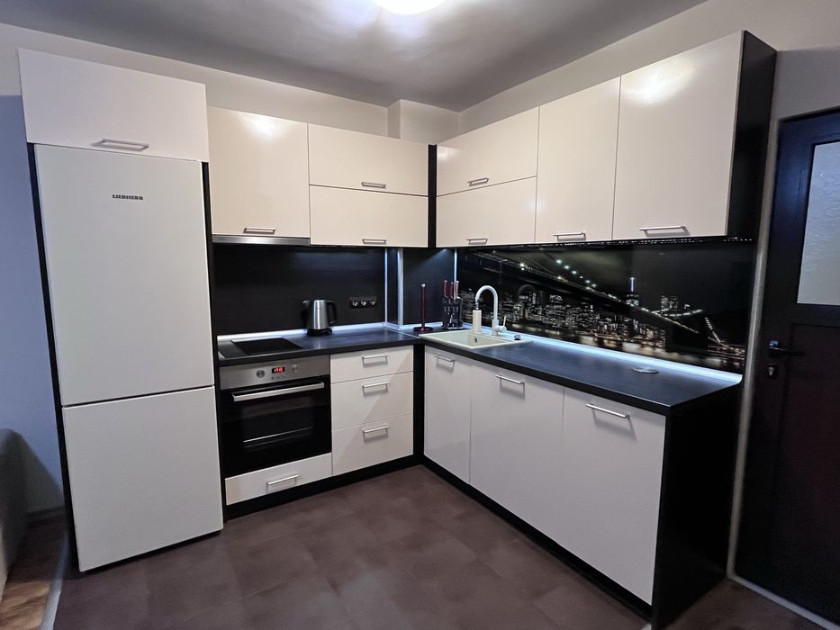 Дава се под наем Двустаен апартамент в Варна, Възраждане 3 - 73 кв.м за 498.27 € - Снимка #2