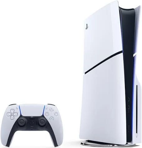 Consolă PS5 slim cu două controllere
