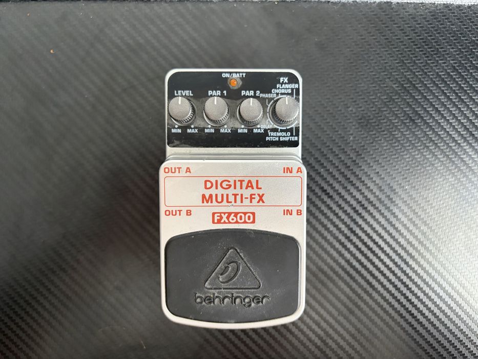 Ефект за китара/бас Behringer Multi FX-600