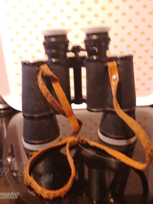 Бинокъл с каишка