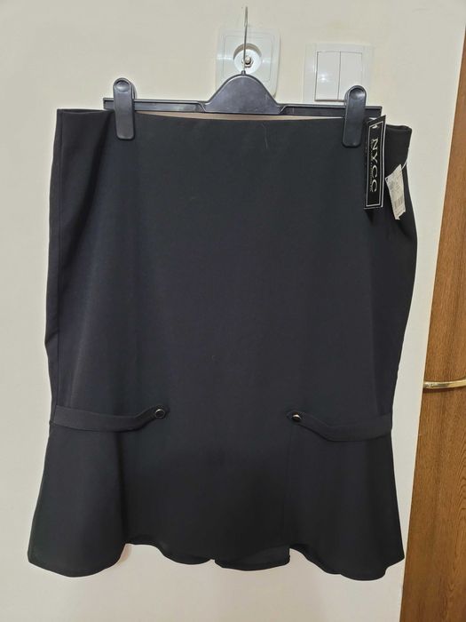 Fusta conica, cu detalii dragute la poale, marimea XL,  noua