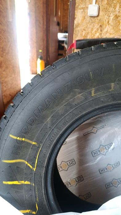 Продам комплект зимние шины