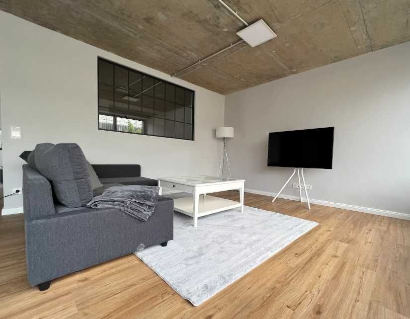 Дава се под наем Двустаен апартамент в Пловдив, Младежки Хълм - 66 кв.м за 315 € - Снимка #1