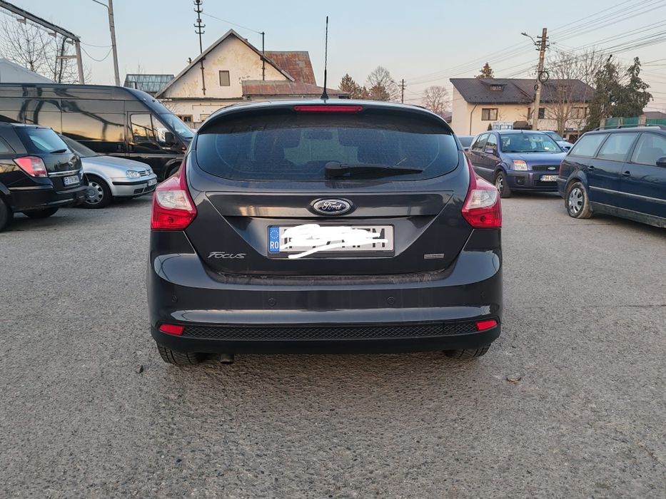 Vând Ford Focus an 2012 motor 1.6Ddci