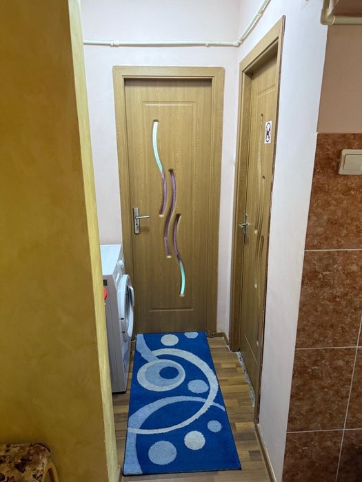 Vand apartament , 2 camere fara centrala termica mobilat complet