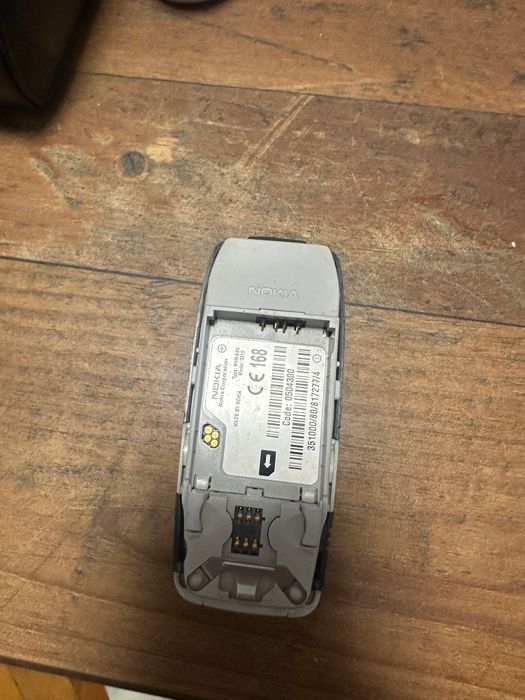 Nokia 3310 без батерия Обаче роботи