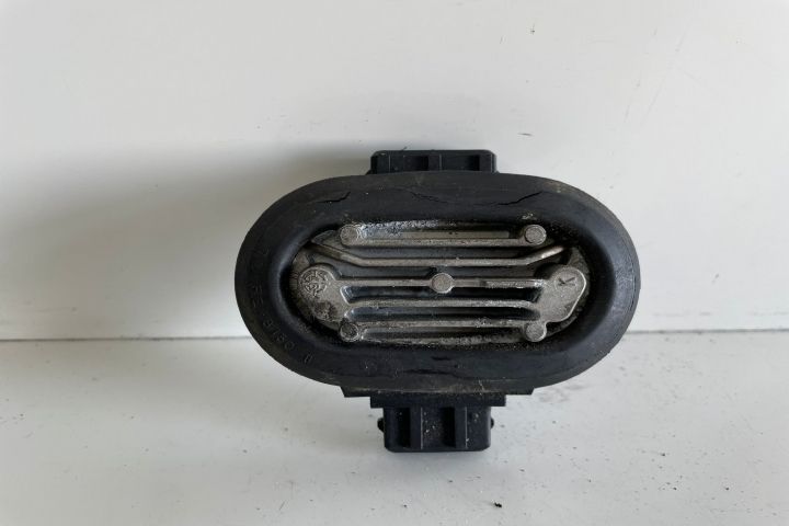 Comutator aprindere  Releu 8D0905351 Audi A4 B5 (facelift)