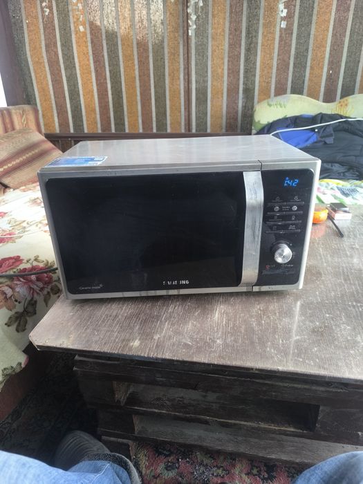 Продам микроволновку Самсунг