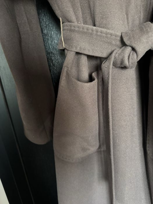 Палто на Max Mara в модерния за сезона кафяв цвят