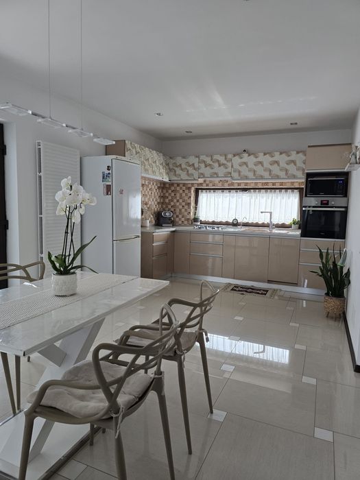 Proprietate exclusivista cu piscina -design modern și finisaje premium  Bucov/Pleasa