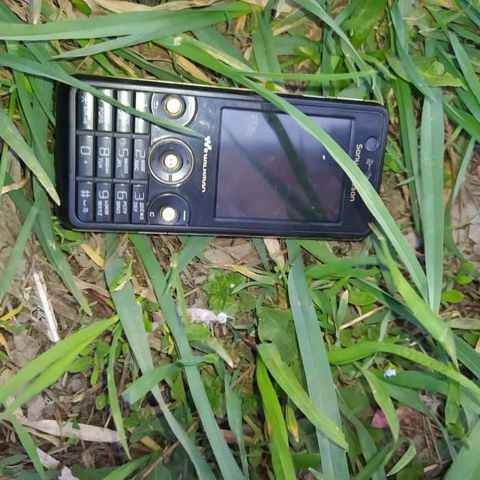 Продам сотовый Sony erecson w660i