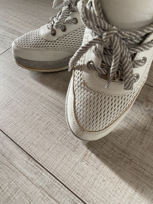 Сникърси естествена кожа