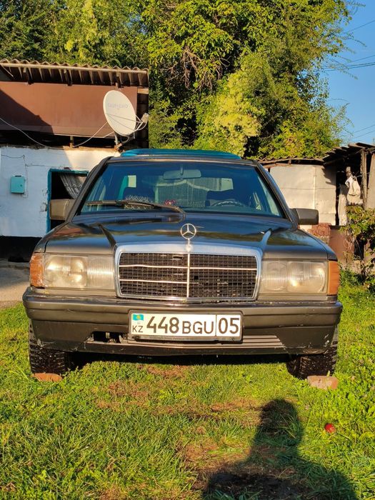 Машина: Mercedes-Benz 190