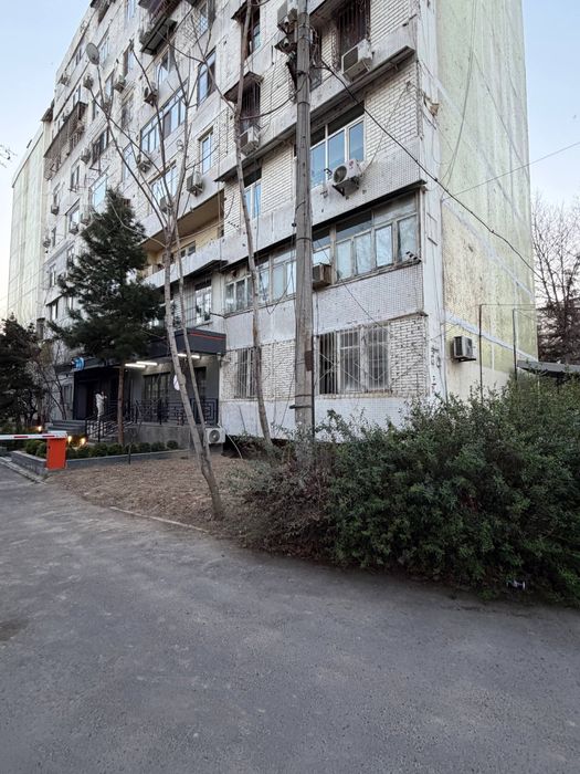 Под Офис 75 кв Ойбек Угловая Гарант банк