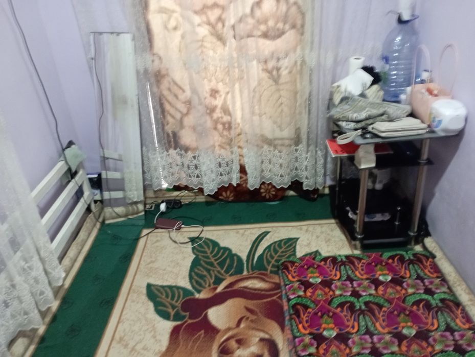 6 sotix 4 xona oshxona vana Hojatxona lari bor honalar imulsa qilingan