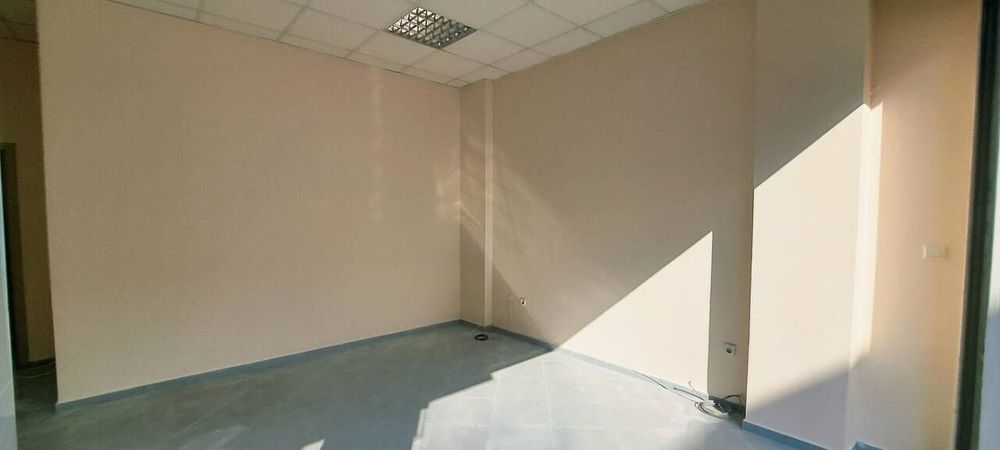 Дава се под наем Офис в София, Център - 50 кв.м за 747.66 € - Снимка #1
