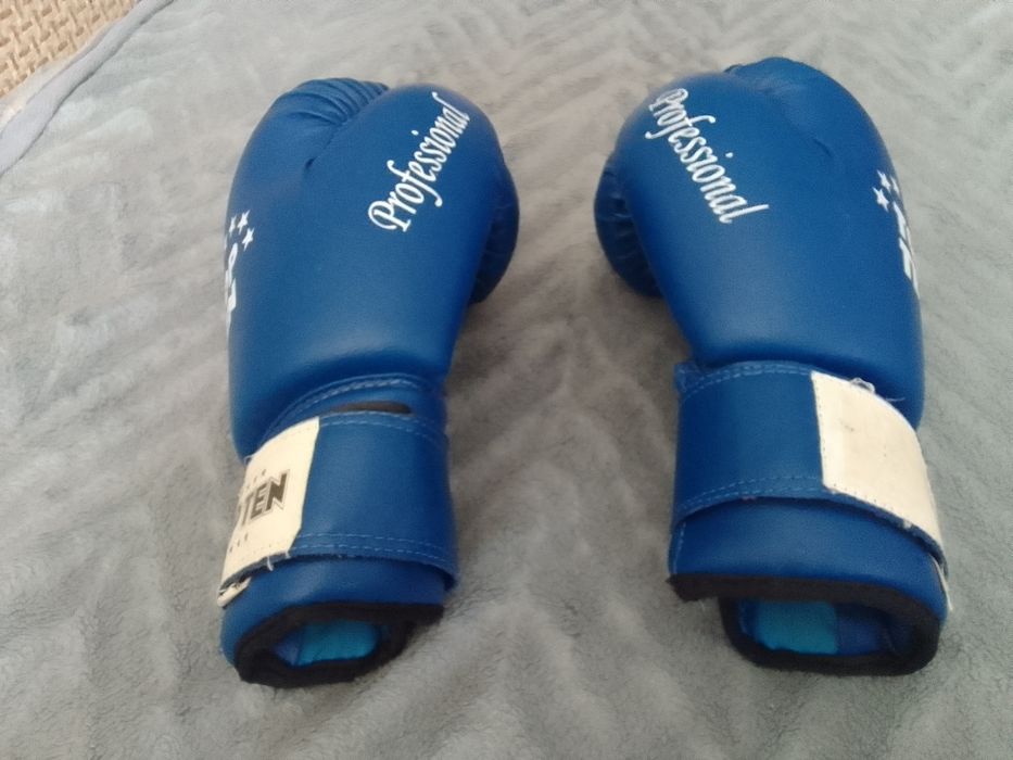 Продаю перчатки баксёрские