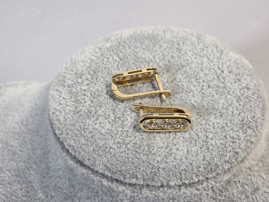 Cercei aur 14K cu trei pietre – eleganță delicată, 2,47 g