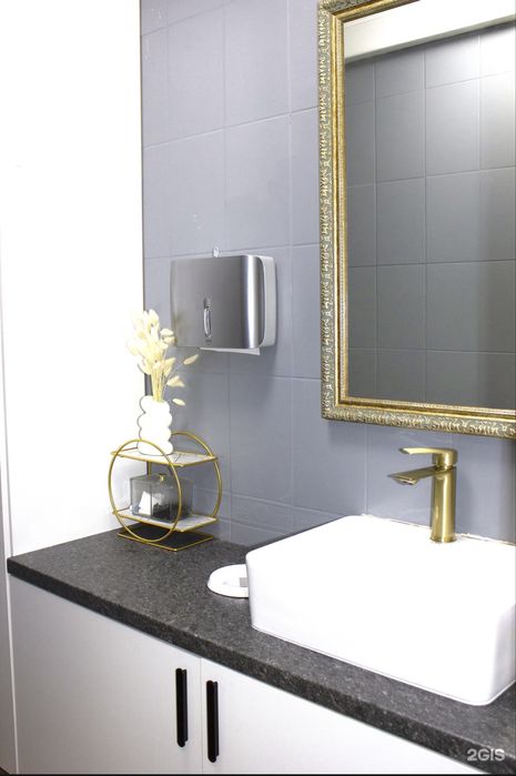 Место мастера маникюра на аренду