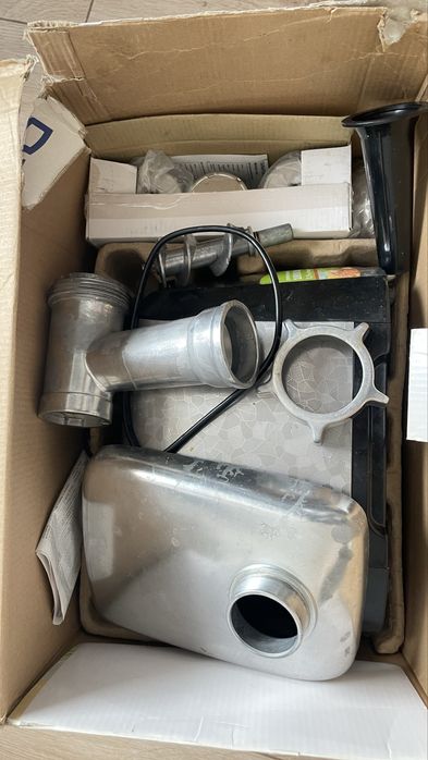 Продам мясорубку polaris срочно