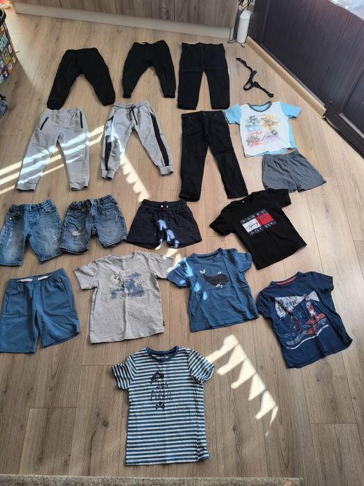 Лот дрешки р.5 год.цена 14 евро