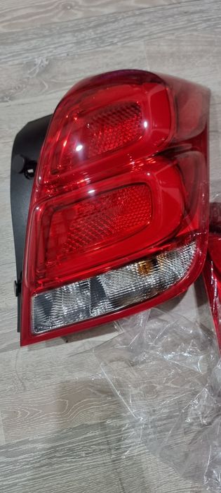 Трикер 1 фара орка фара задний фара стоп оригинал янги триккер 1 стоп