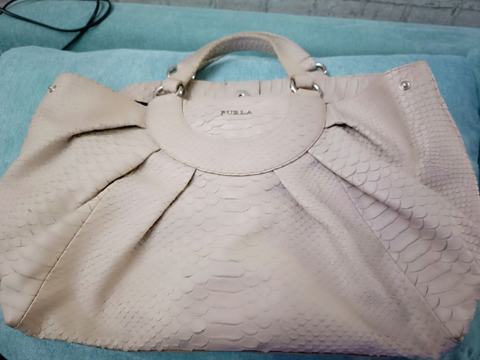 Furla. - чанта ест.кожа-намалена !