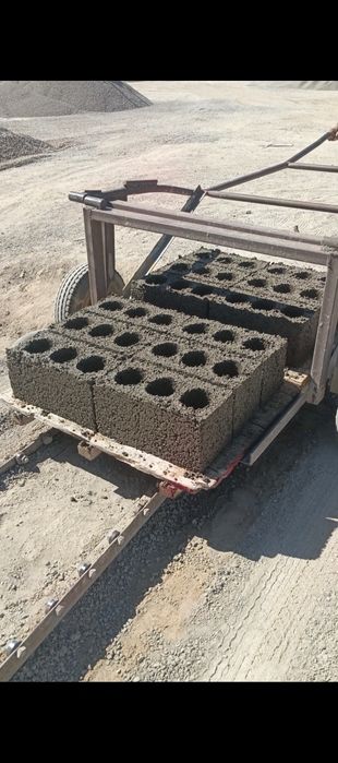 Шлакаблок 2 түрлі өлшемде бар