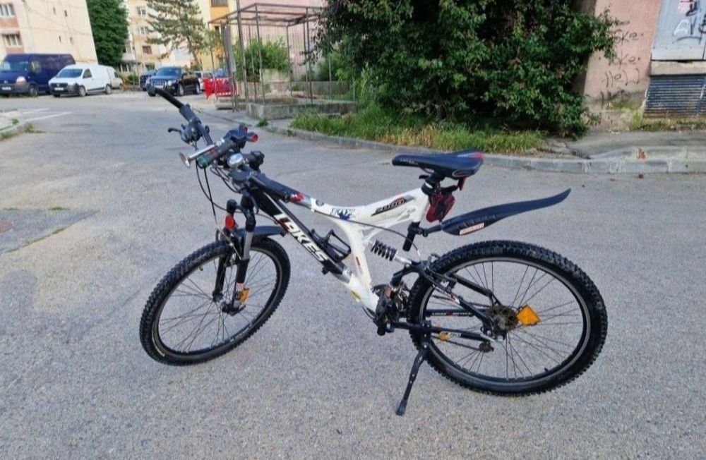 Bicicleta cu dubla suspensie
