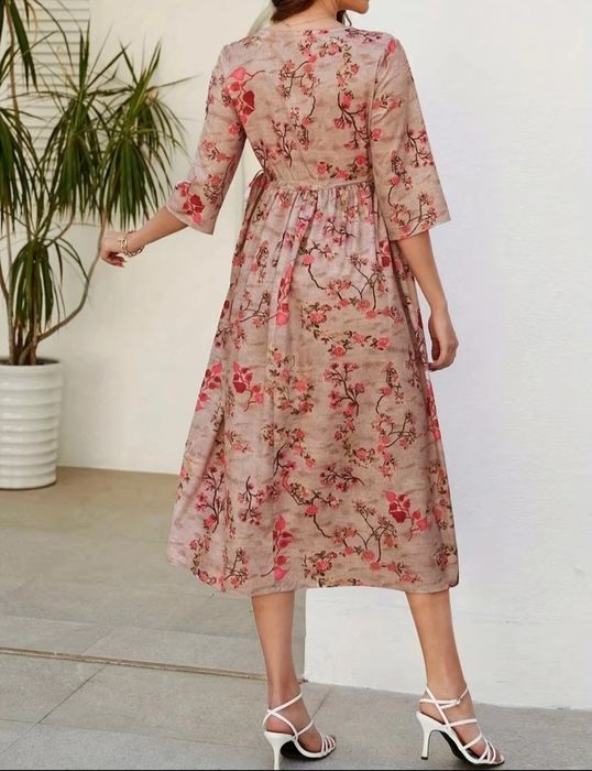 Rochie cu model floral, foarte comodă, mărimea M/L