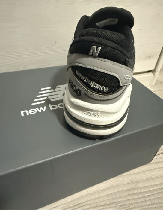 Adidasi new balance 1000