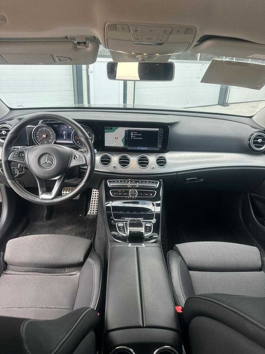 Mercedes-Benz E 200d |AMG Line| 9G-Tronic | Ventilație | Cameră | LED