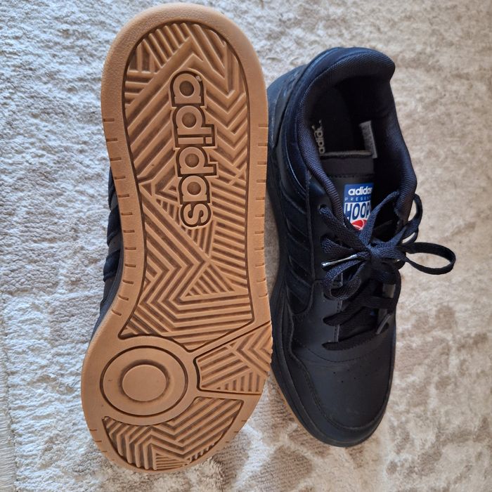 Кроссовки adidas hoops