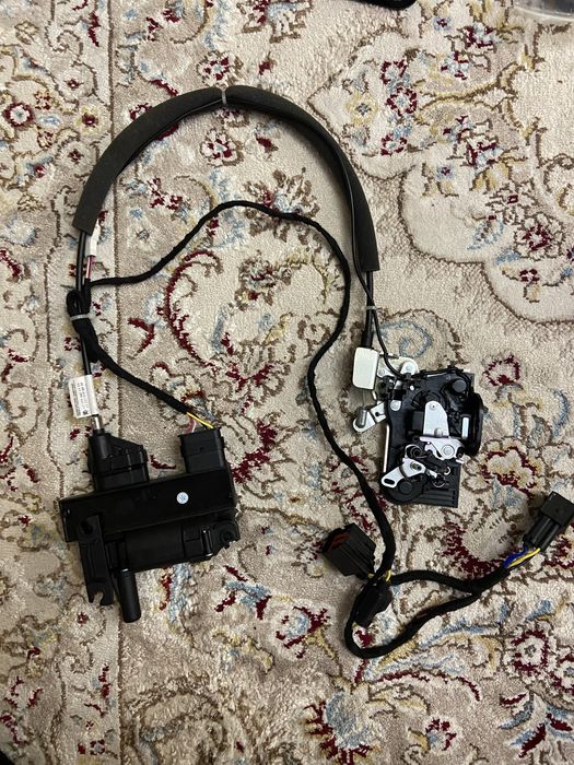 Доводчики дверей на Geely Monjaro