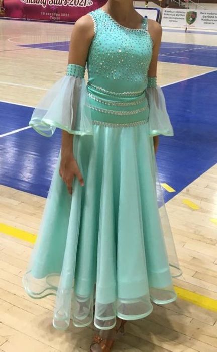 Платье для бальных танцев