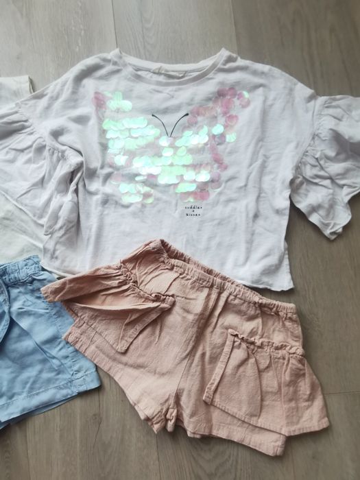 Set pantalon scurt și tricou pentru fetite 4-5 ani.