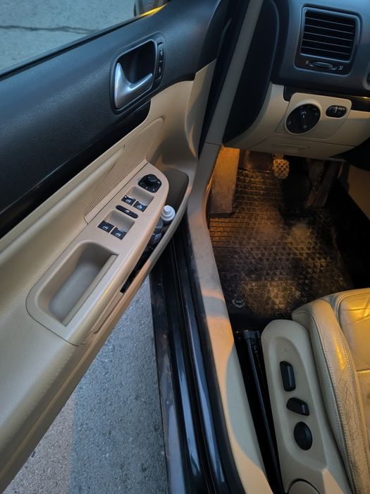 Продавам Голф5 2006г.