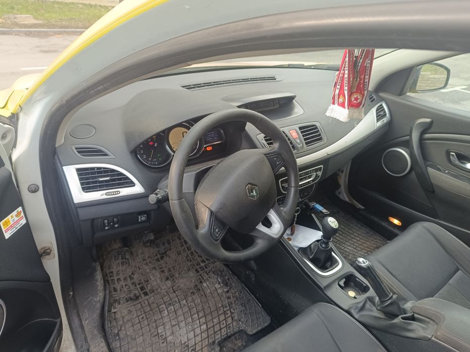 Продавам рено меган 3