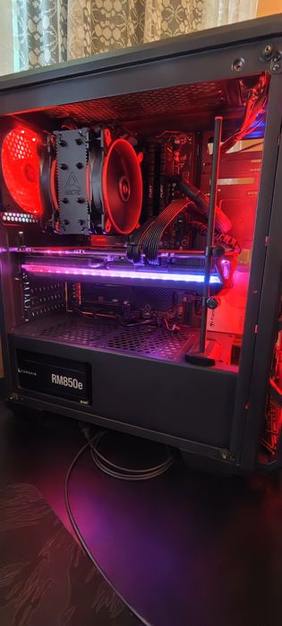 Продавам мощна геймърска конфигурация, подходяща за AAA игри на 1440p/2K Ultra настройки