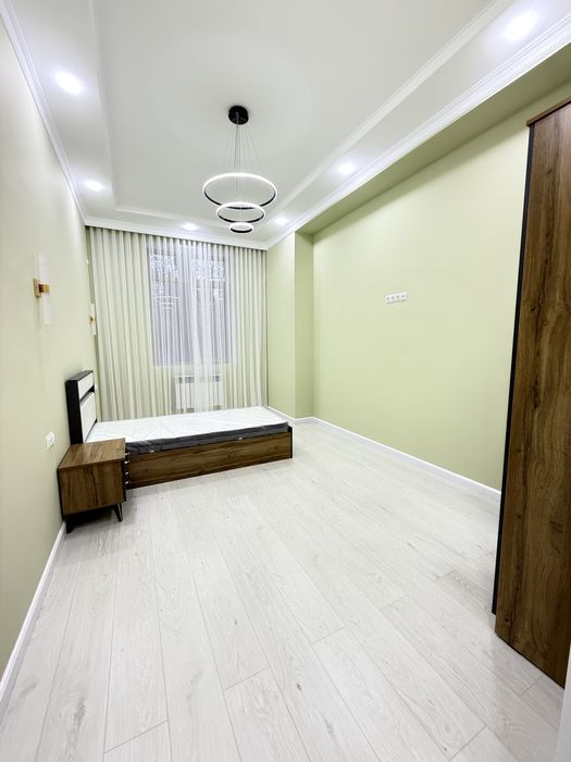 Сдаётся 4 комнатная квартира в Новомосковская 150м2 с новым ремонтом