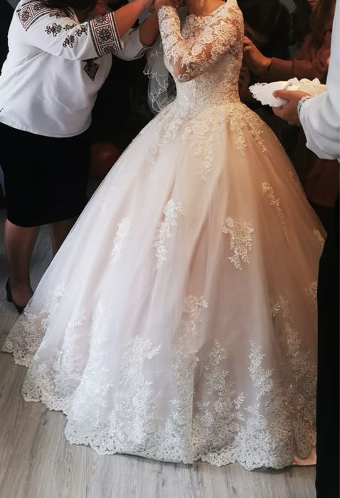 Vand rochie de mireasa