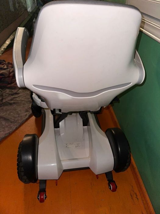 Инвалидная  коляска электрическая на аккамуляторе