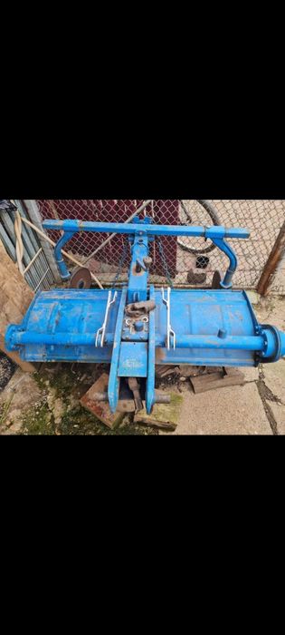 Tractor 4 x 4 marca mitsubishi.
16 cai putere.motor diesel în 3 pistoa