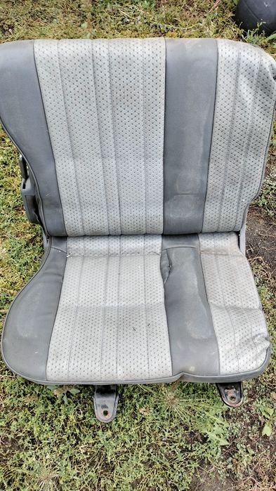 Продам сиденья на Мини Вене