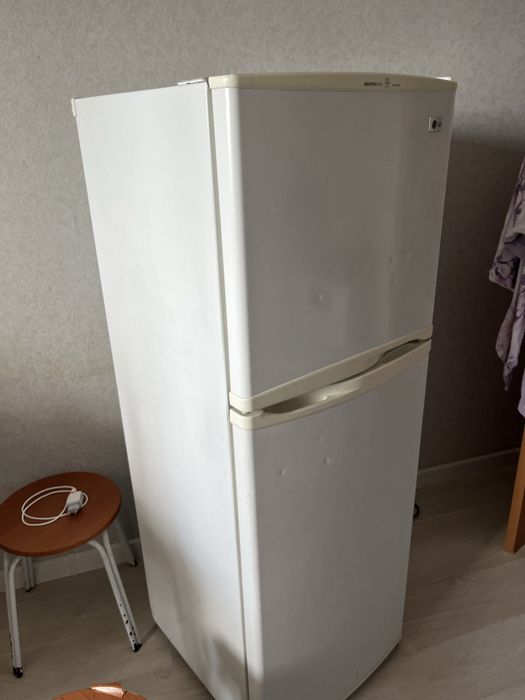 Холодильник марки LG